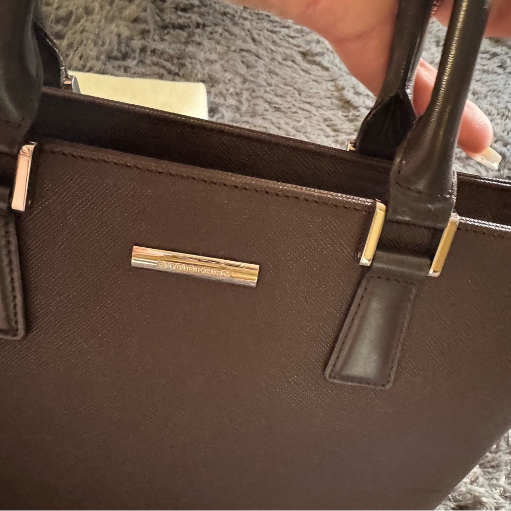 Burberry Brown Leather Tote with Structured Design - Picture 6 of 11